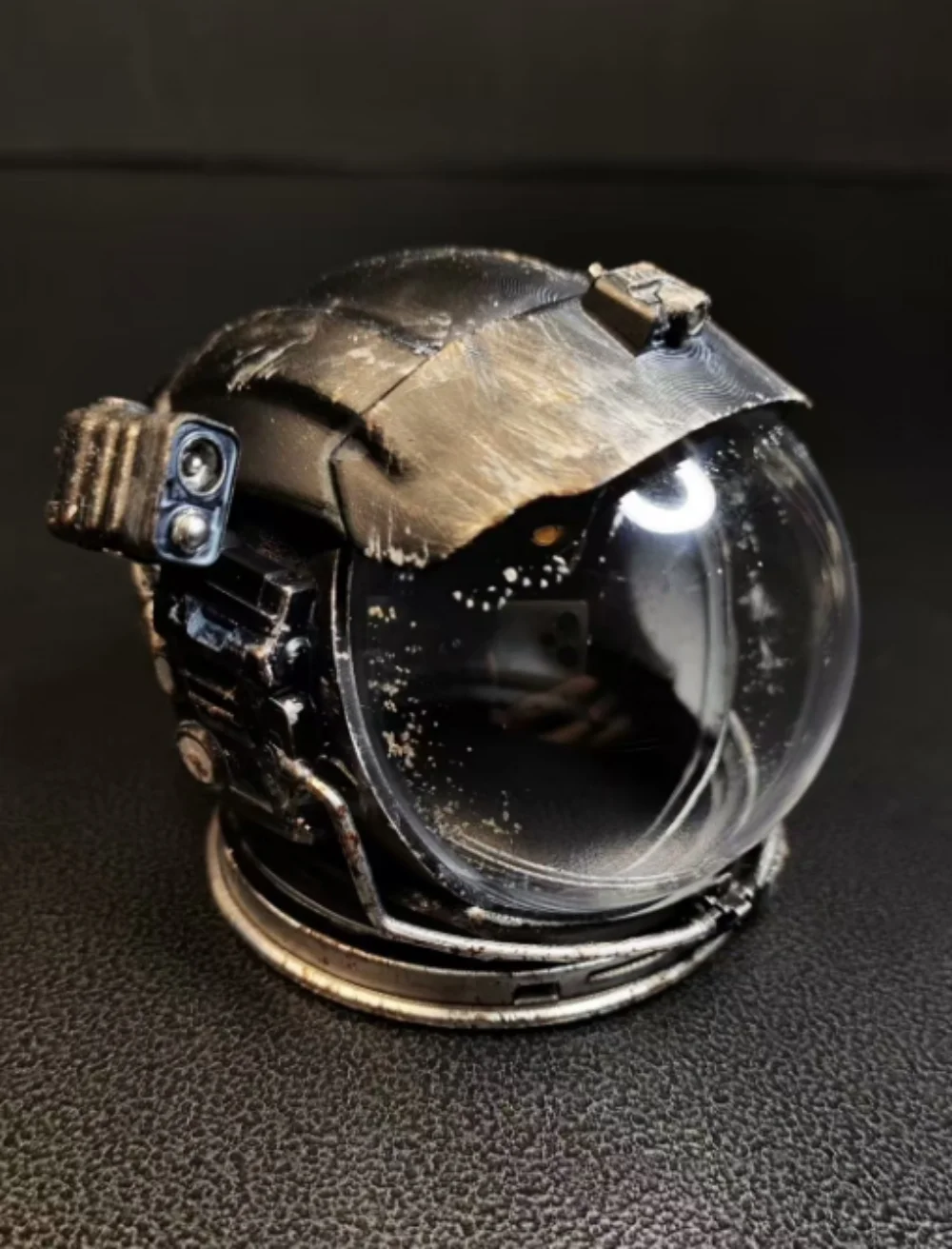 Modello di casco e guanti da astronauta nero da soldato in scala 1/6 per action figure da 12 pollici