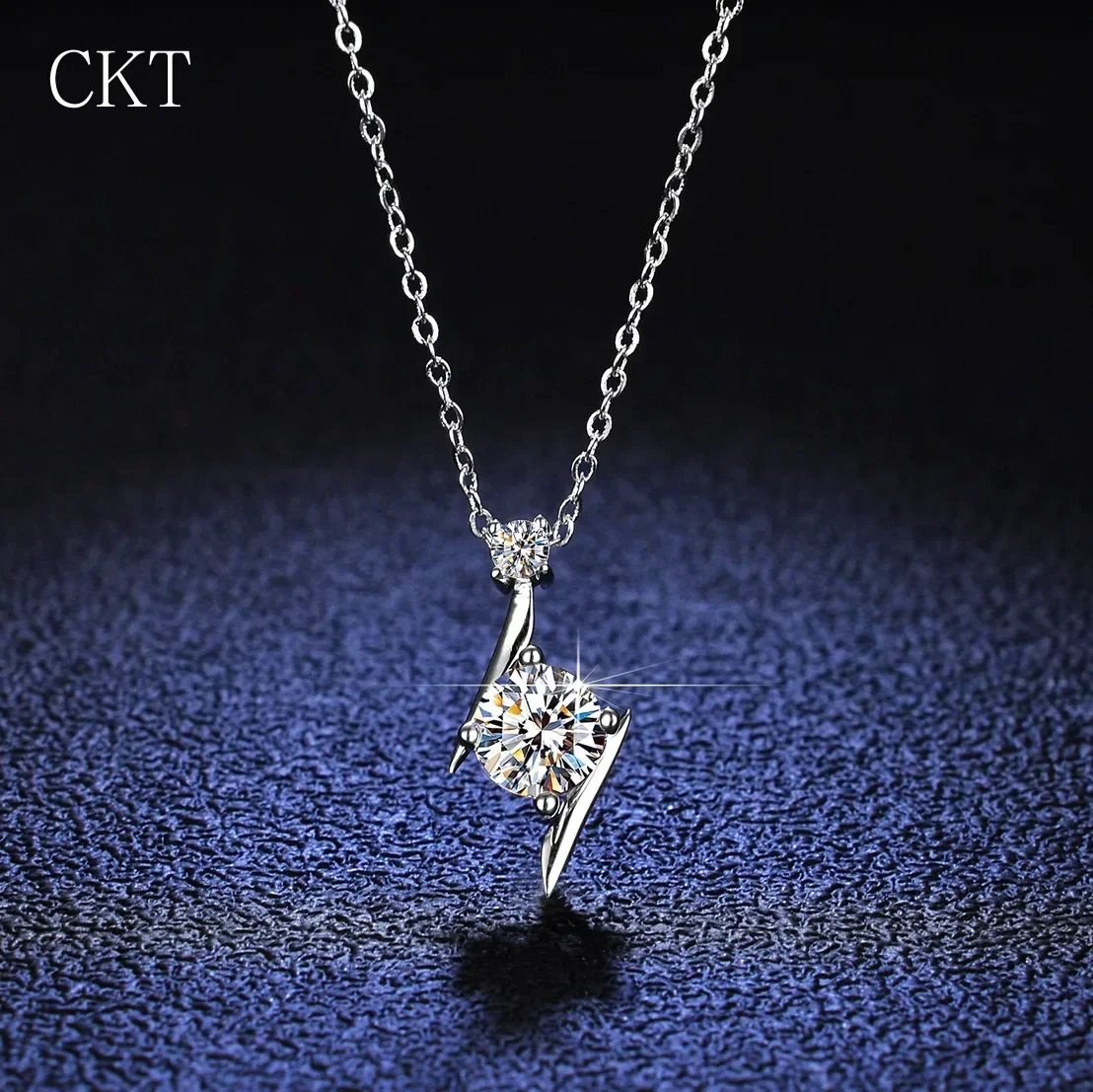 Luxury Pendants Moissanite Diamond Necklace for Women Lightning Pendant Collarbone Chain Small Red Book Ins Platinum Jewelry