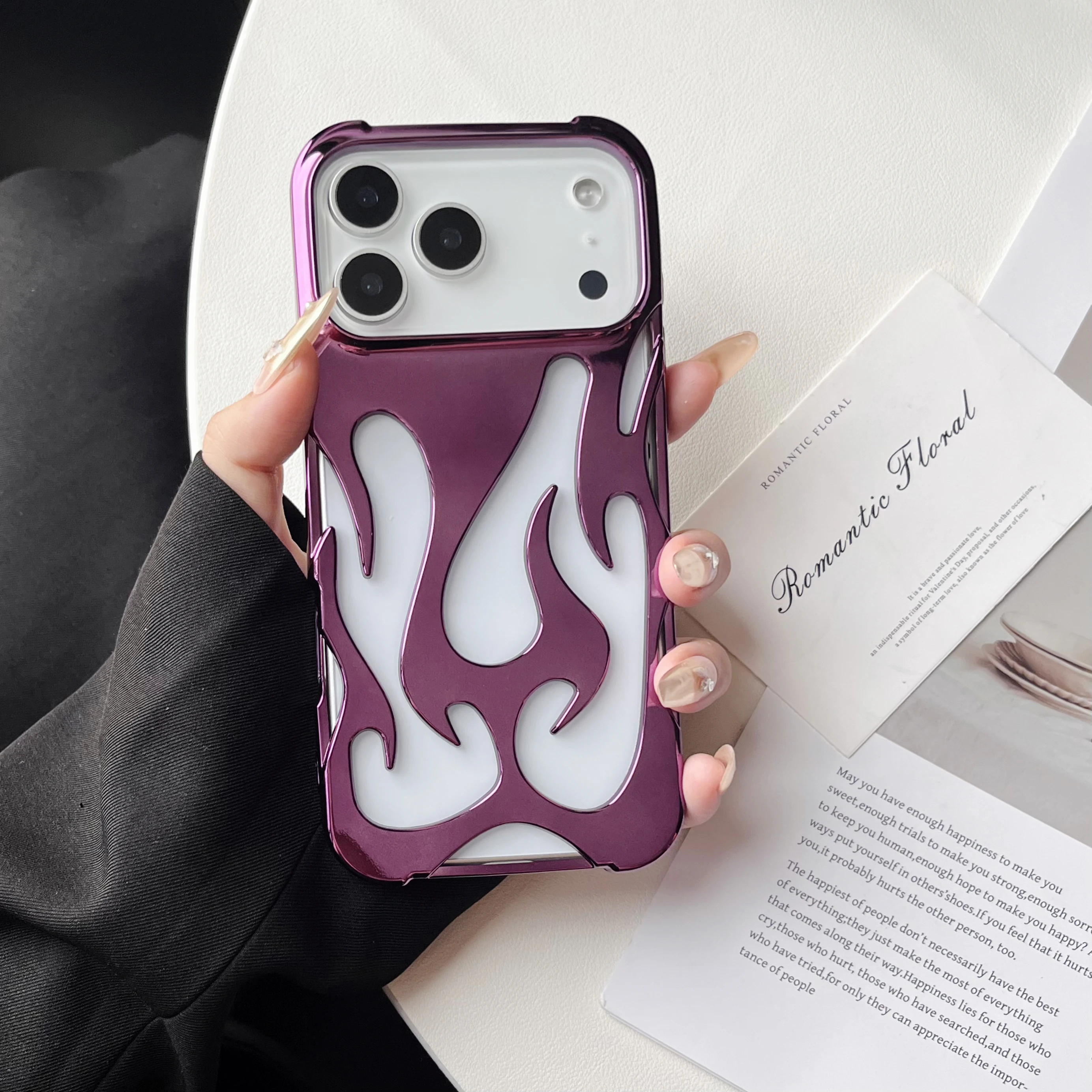 Luxuriöse 3D-Flammenmuster Hohle Schlanke Handyhülle für iPhone 18 17 16 15 14 13 12 11 Pro Max Air Stoßfeste Schutzhülle – Detail 10
