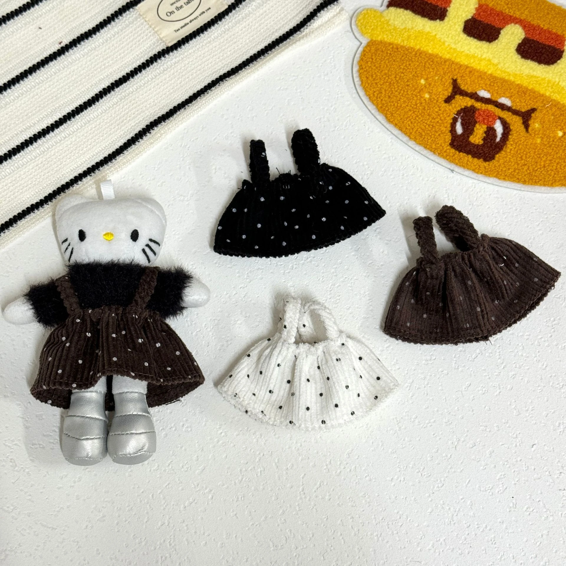 10cm Doll Clothes, Long Leg Kitty Corduroy Slip Dress, Autumn Winter Meira Color Scheme Skirt for Cotton Dolls