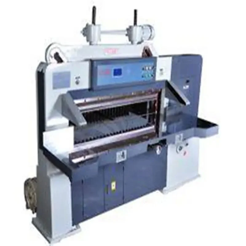 آلة قطع الورق الهيدروليكية عالية الجودة أوتوماتيكية بالكامل من المصنع مباشرة 1300 سلسلة عملية الورق التي تسيطر عليها البرنامج