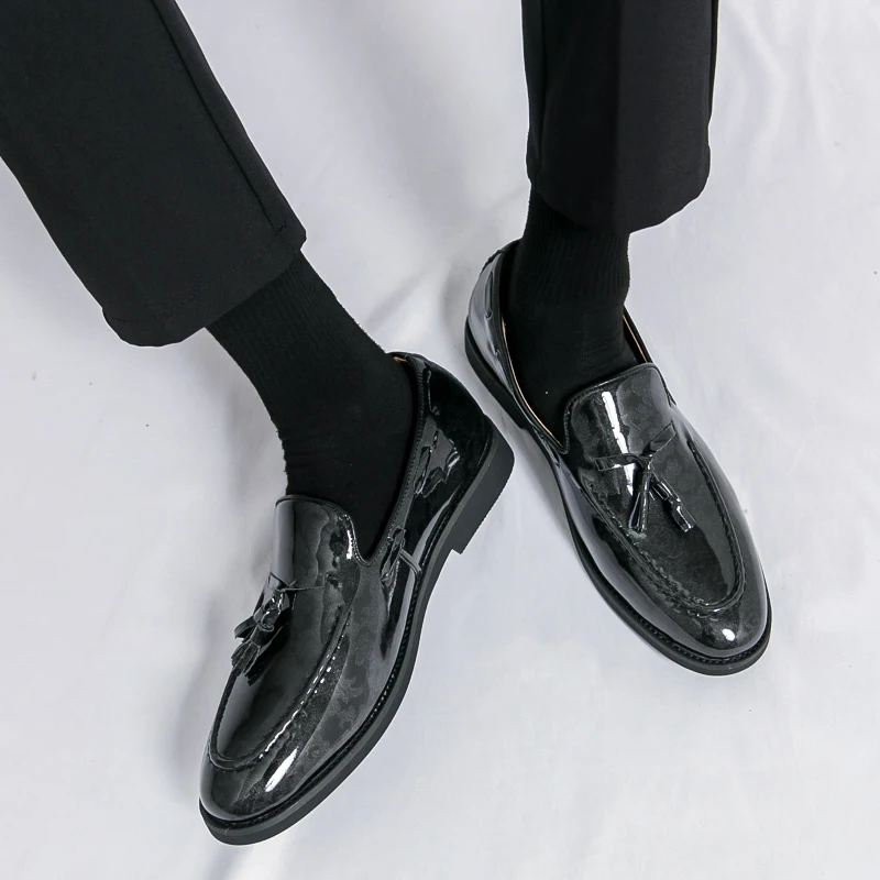 

Мужские лоферы с лакированным круглым носком, модная деловая обувь ручной работы с кисточками