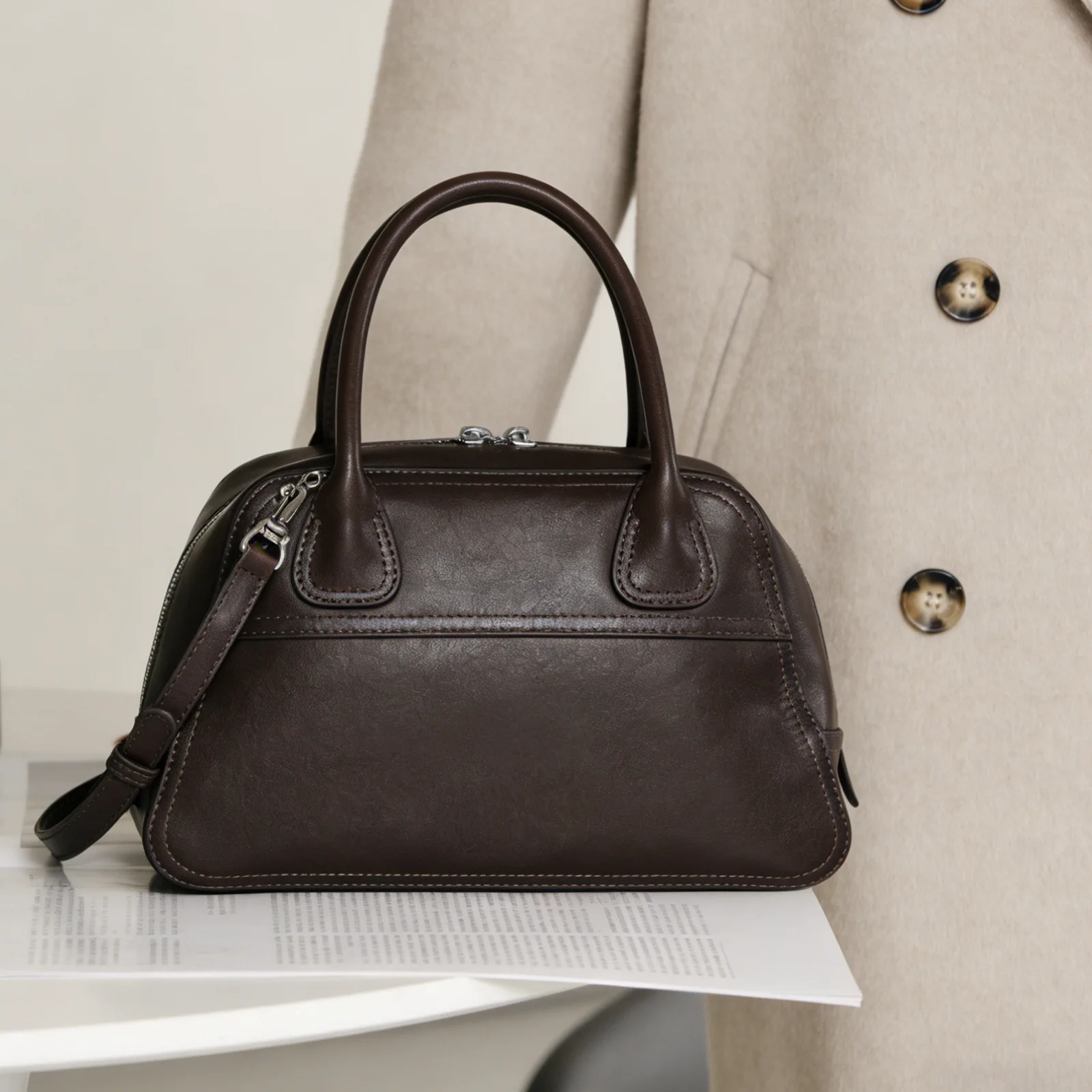 

Shell Bag Women's Messenger Bag Vegetable-tanned leather Simple Shoulder Bag Fashion Ladies Commuting Handbag Crossbody Bag