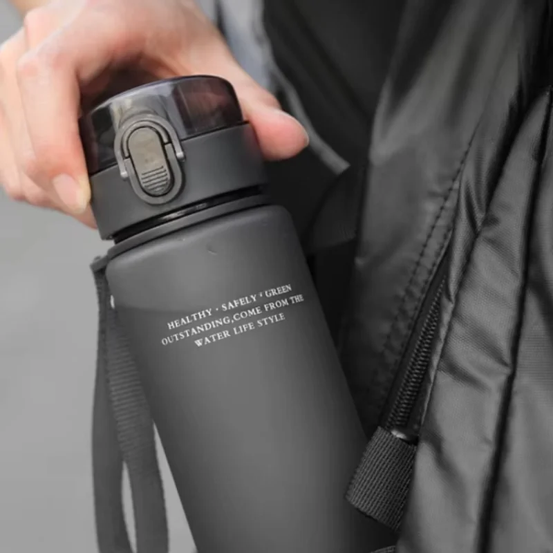 العلامة التجارية BPA الحرة مانعة للتسرب زجاجة ماء رياضية عالية الجودة جولة المشي لمسافات طويلة المحمولة بلدي المفضلة شرب زجاجات 400 مللي 560 مللي