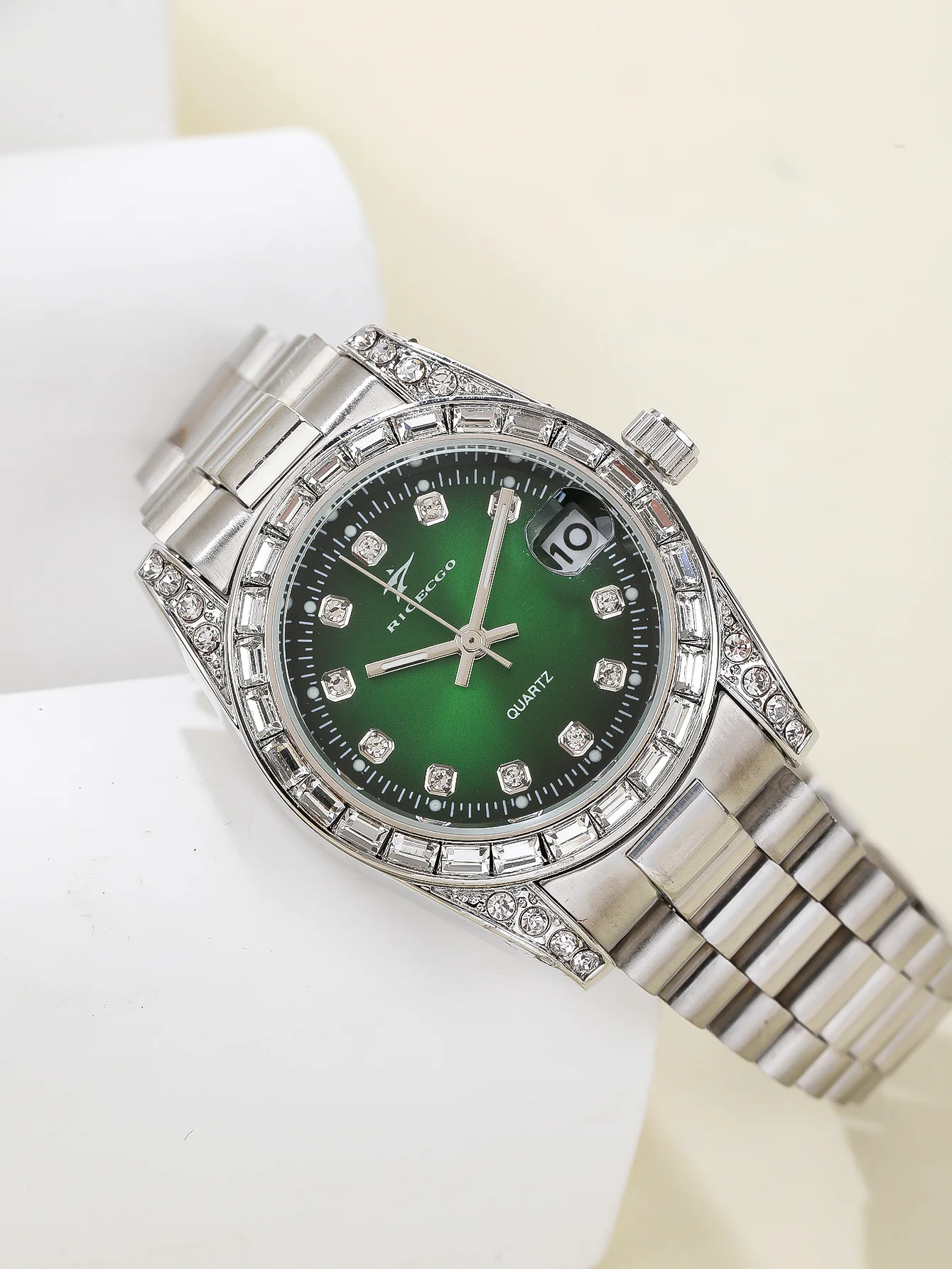 

Classic green dial studded diamond women's watch with full diamond bezel, steel strap, quartz movement, versatile white temperam