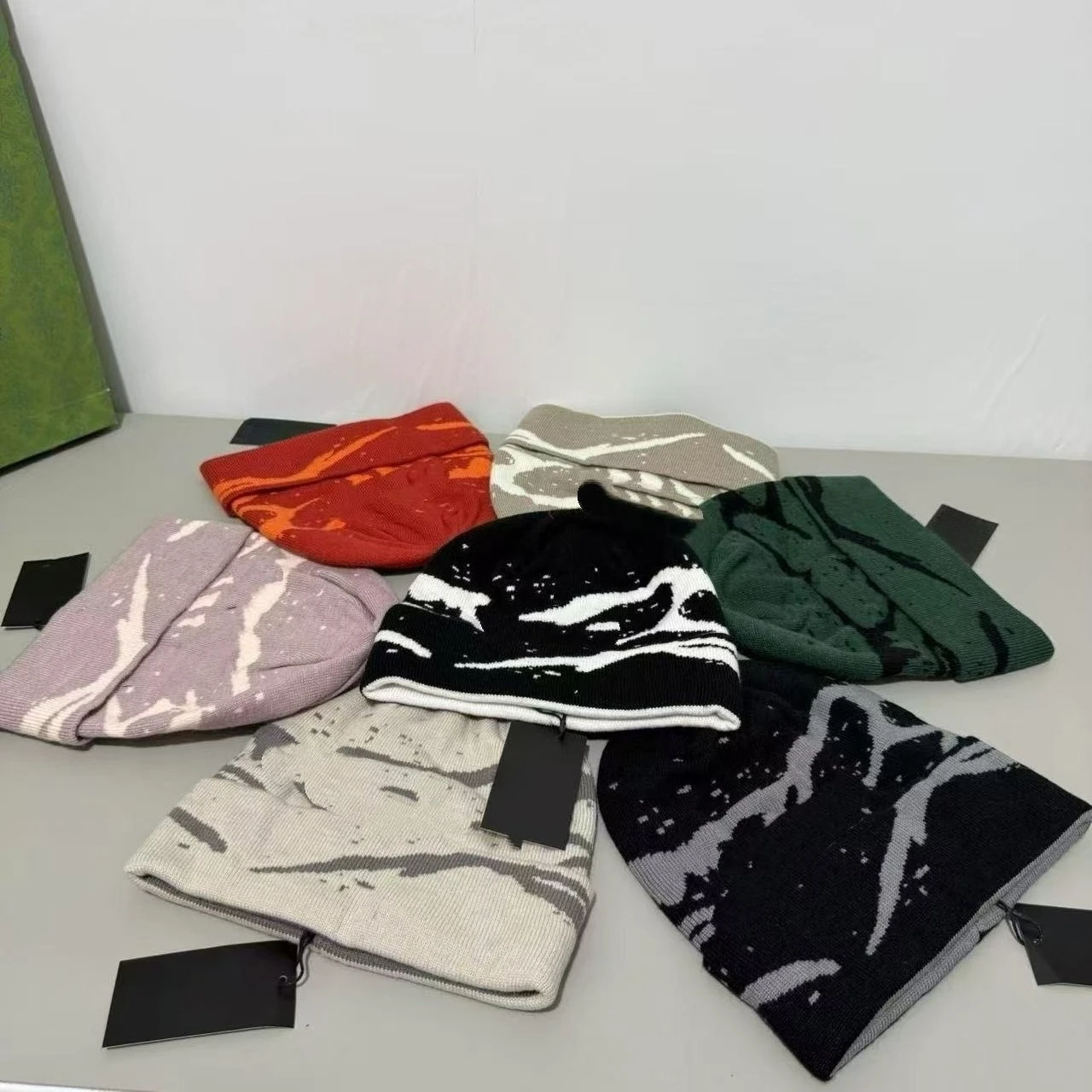 مصمم الطيور العلامة التجارية الخريف والشتاء جديد الجاكار رسالة محبوك قبعة موضة الاتجاه تنوعا عادية الدافئة سميكة قبعة صوف