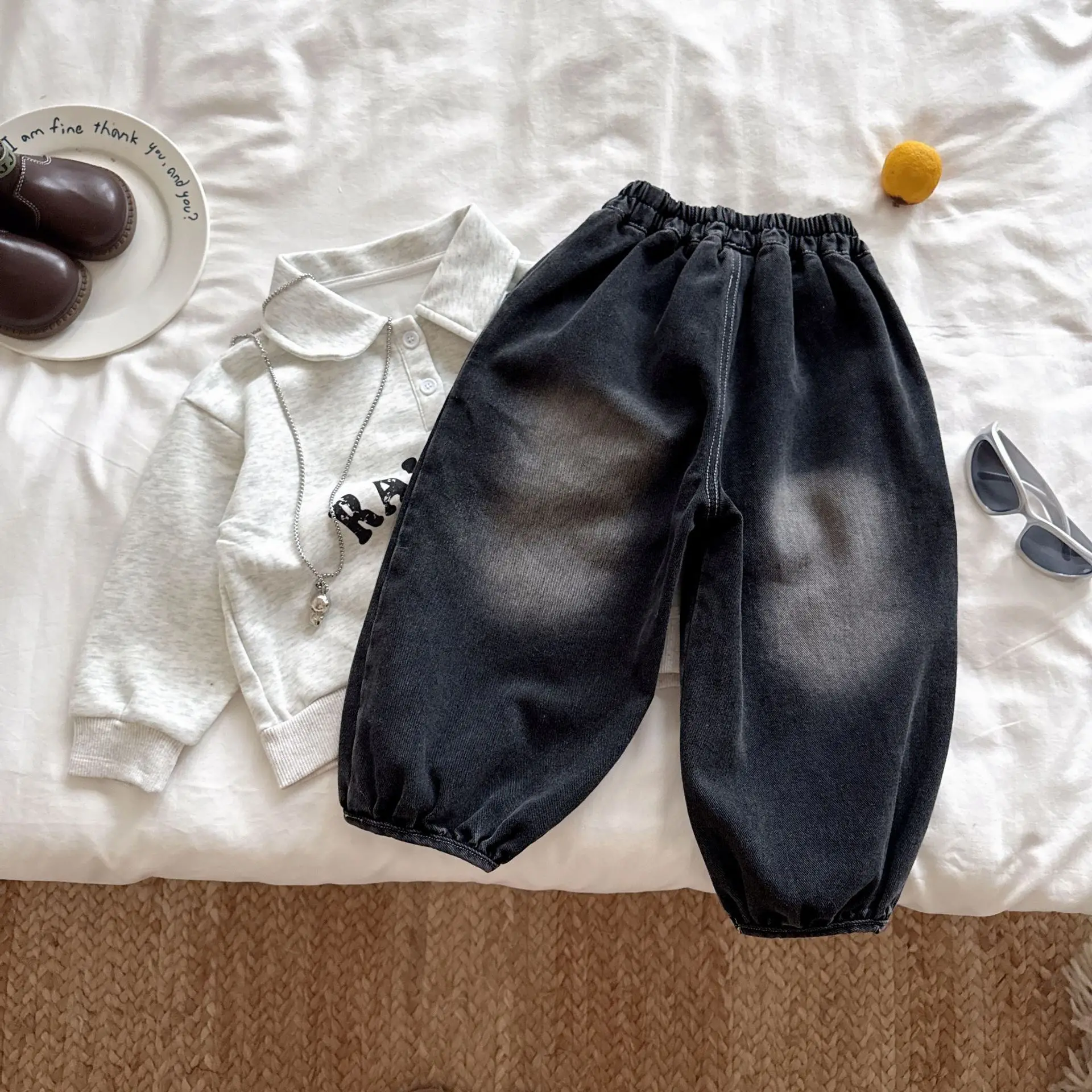 

Spring and Autumn new 1-3 year old baby clothing, loose pants for boys and girls, lantern jeans