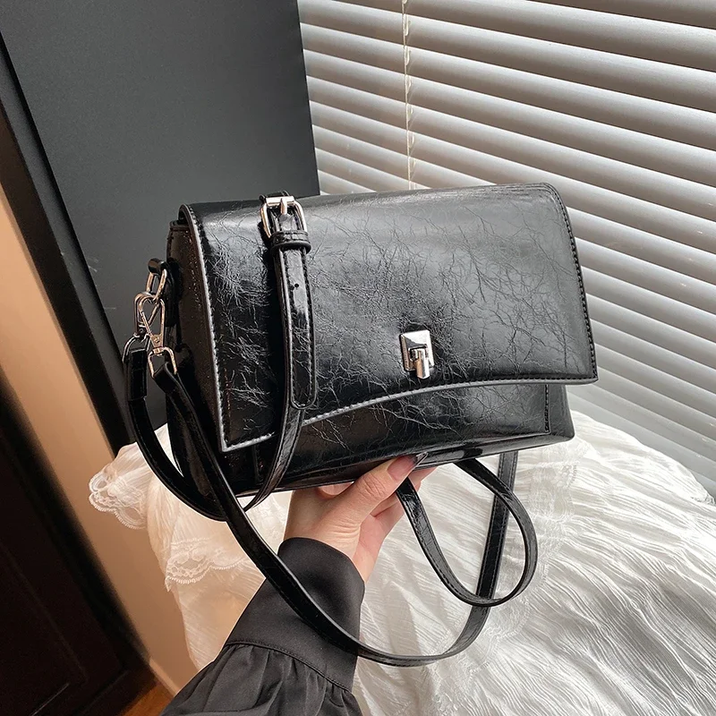 

Sophisticated Ladies Messenger Bag Genuine Leather Crossbody Shoulder Bag Chic Tote Purse