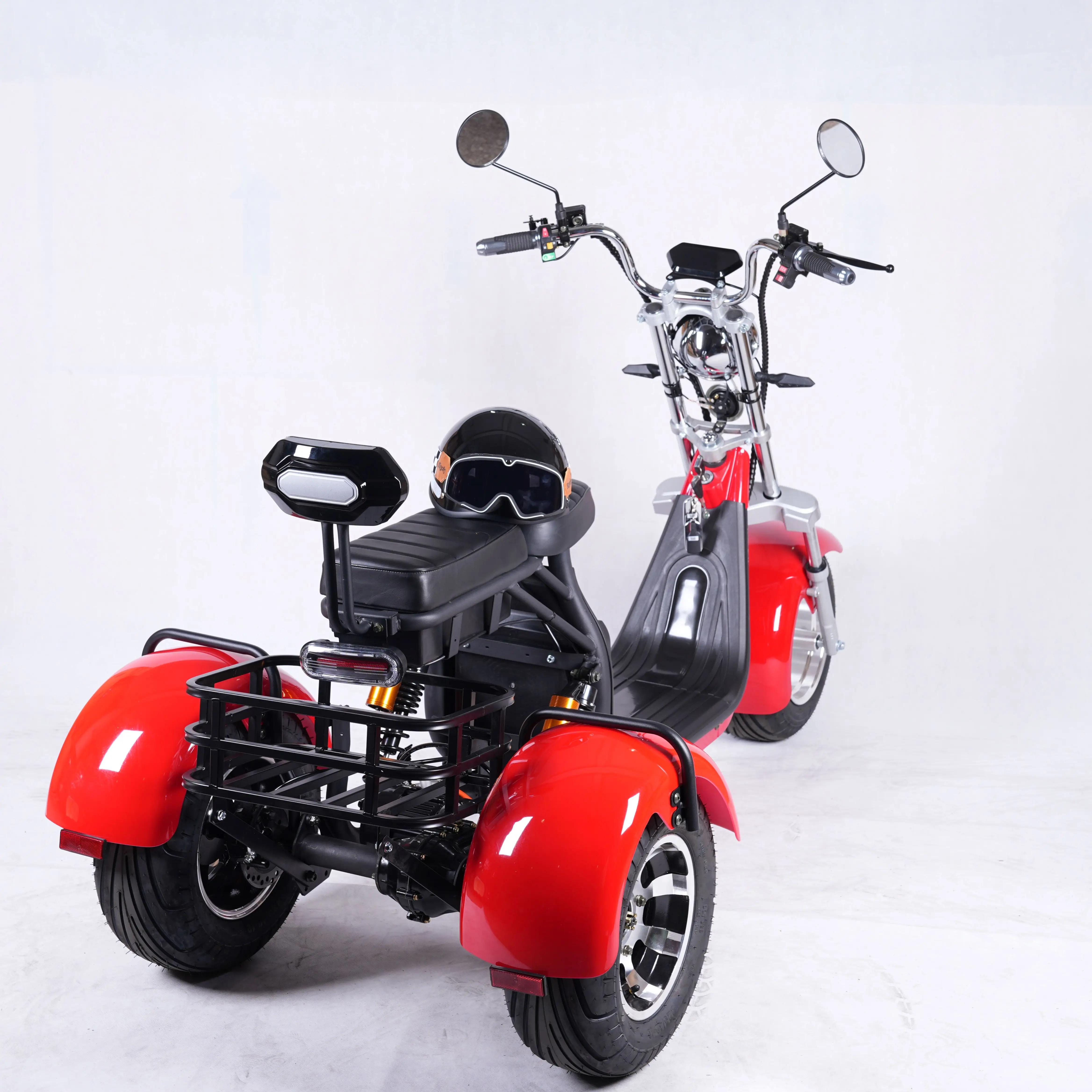 Stylish 2000W Electric Tricycle Long Range 200kg Capacity Electronic Waterproof Design 12AH/20AH/40AH Options