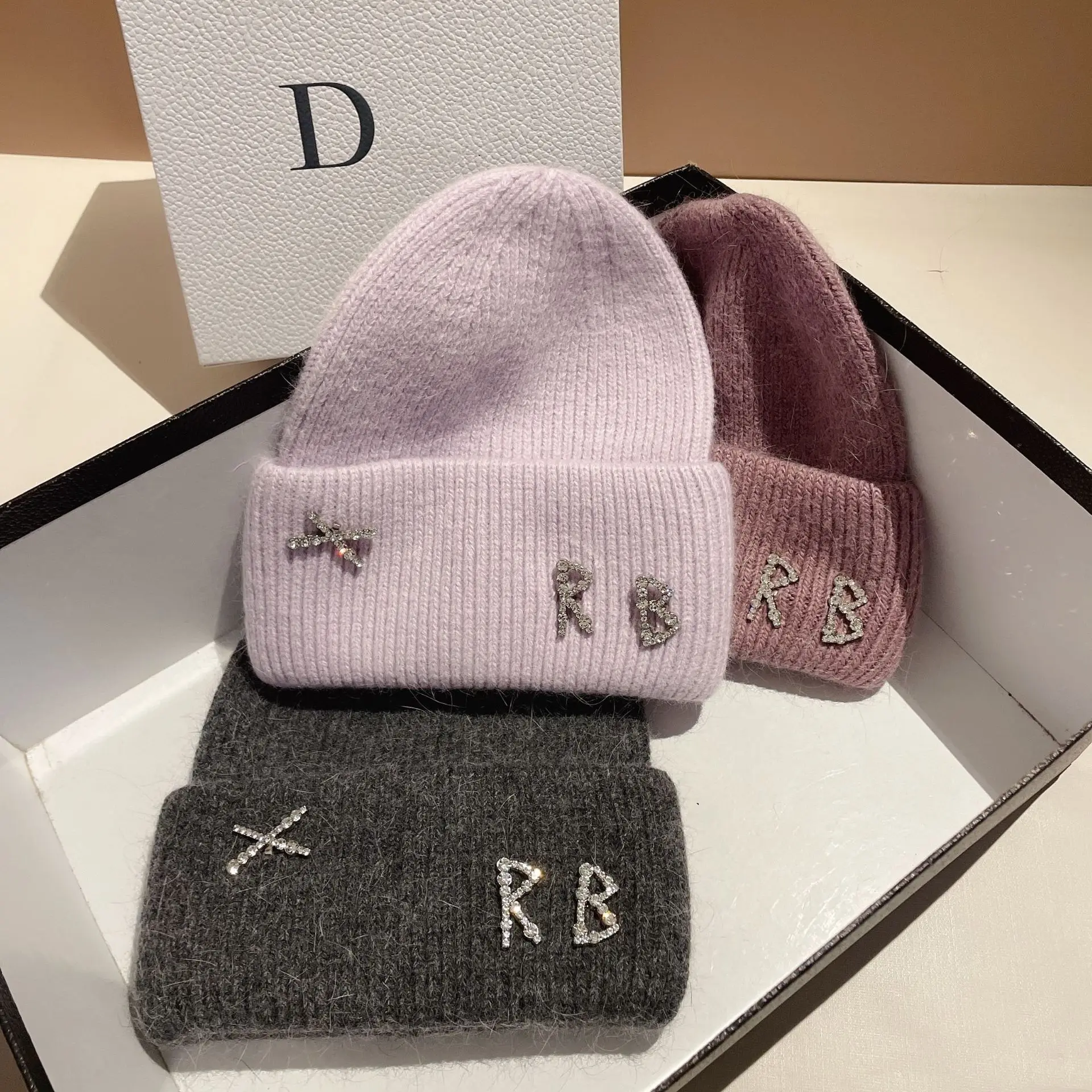 

Luxury Rhinestones Letters Winter Beanies for Women Real Rabbit Fur Knitted Hat Lady Warm Walking Wool Skullies Beanies Caps