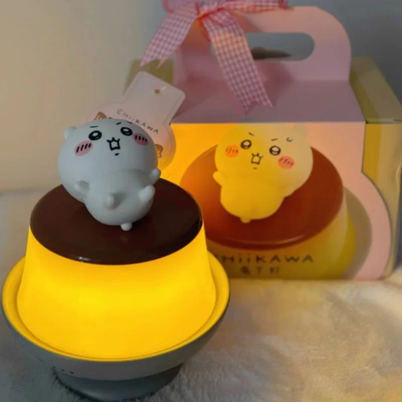 Nieuwe Chiikawa Pudding Lamp Desktop Ornamenten Speelgoed Verjaardagscadeautjes Kawaii Hachiware Usagi Slaapkamer Bedhead Sfeer Bureaulamp