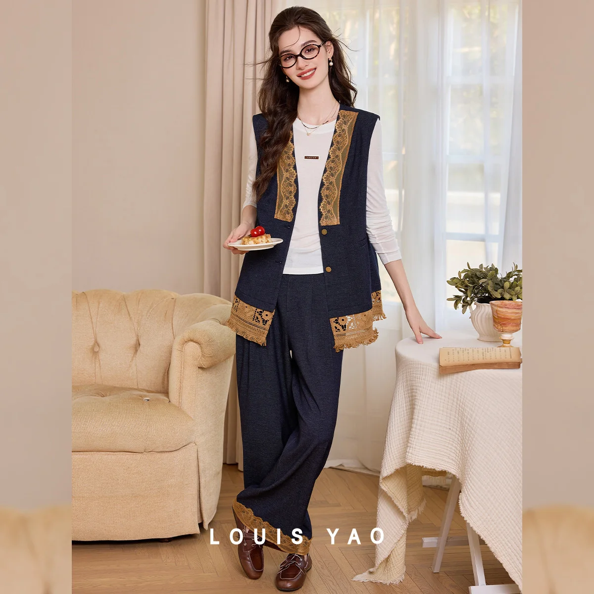 LOUIS YAO Lace Patchwork Women's Two-Piece Set 2026 Spring/Autumn Retro V-neck Vest with Straight-Leg Trousers Women's Outfit