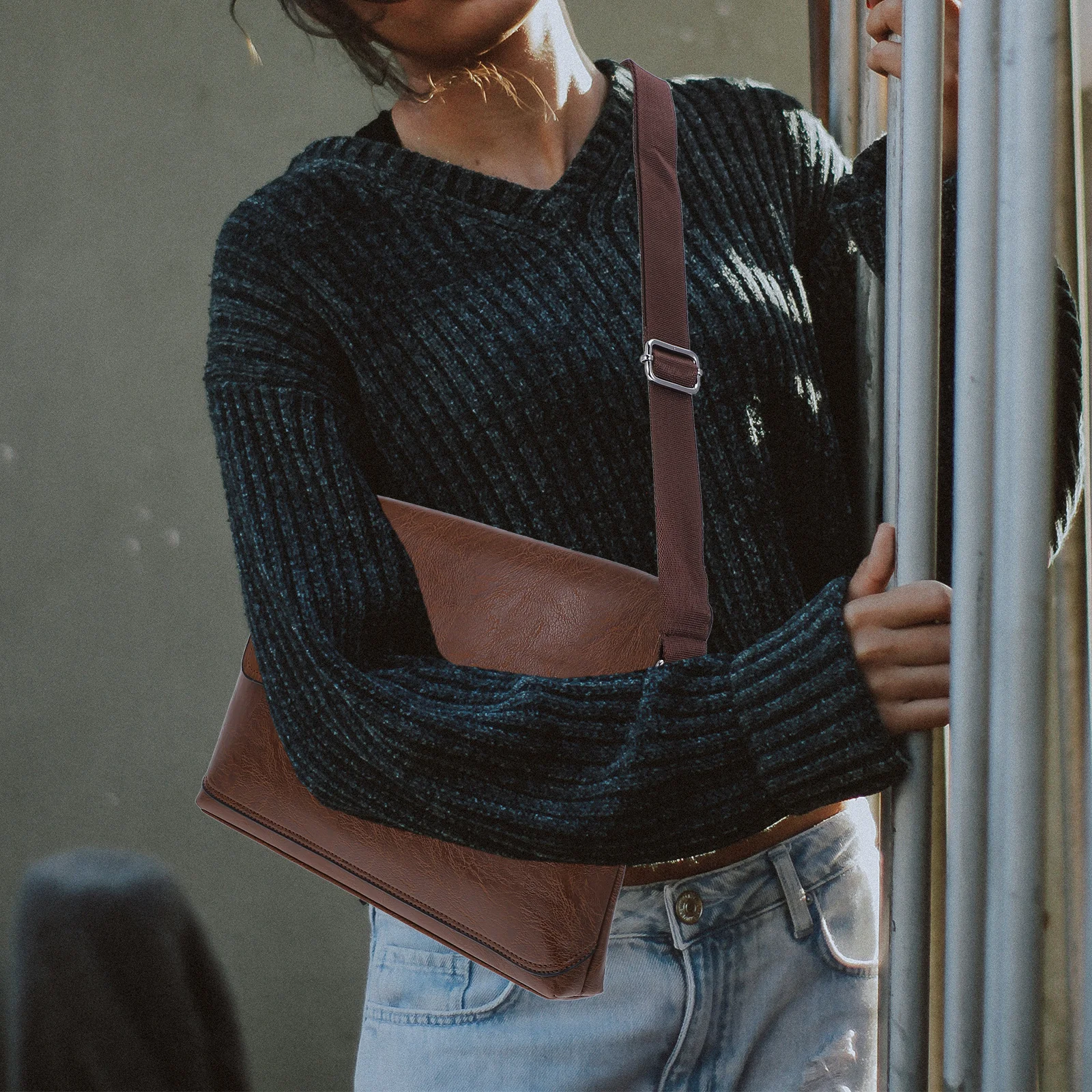 

Light Brown Pu Shoulder Bag For Men Fashion Crossbody Briefcase Multi-Functional Storage Pouch Beach Party Shopping