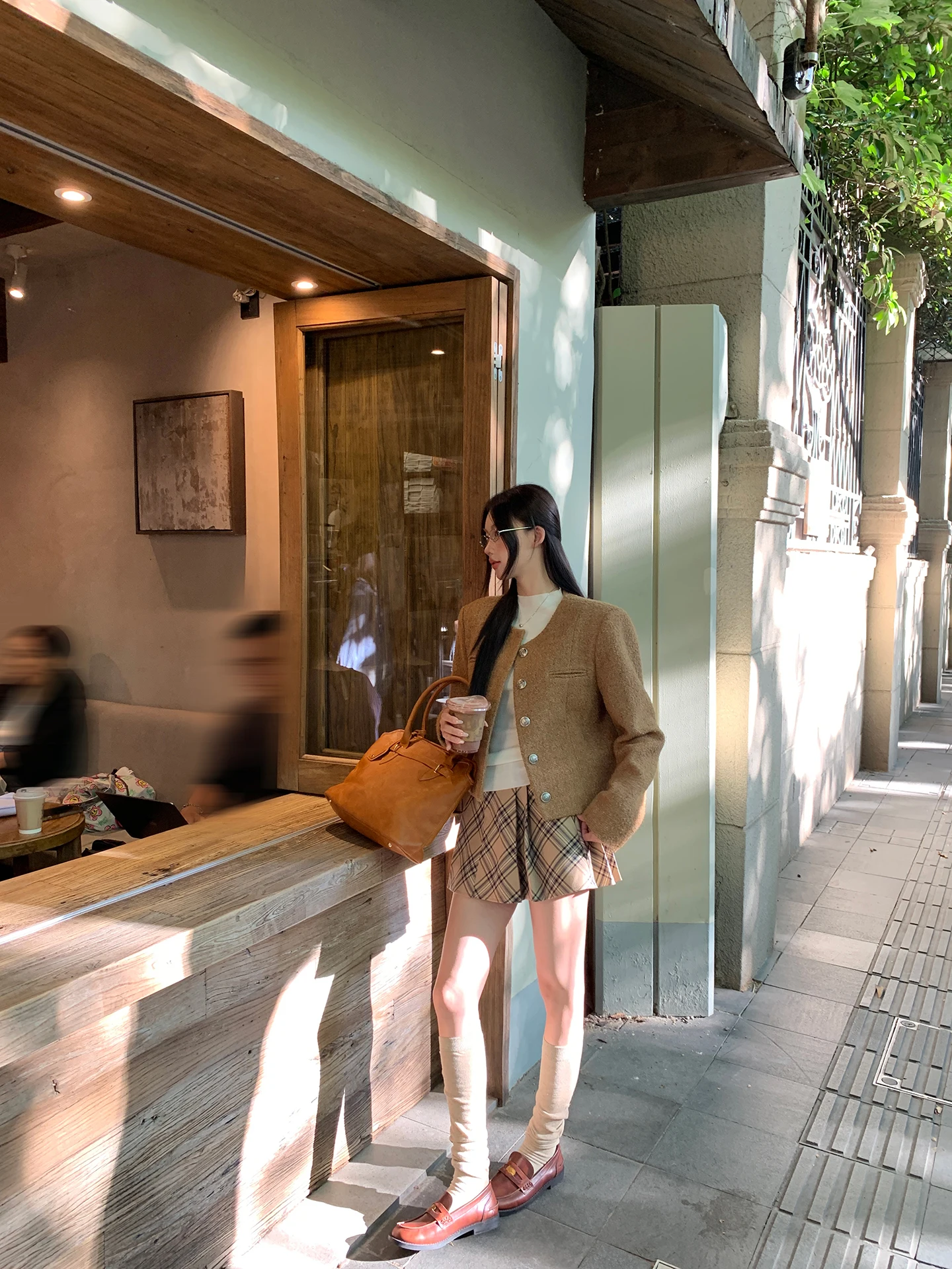 Roter Celebri-Wollmantel für Damen, Khaki, Farbe Wollmischung, Faion-Oberbekleidung, gerader Schnitt, regulär, Sve, lang, rund, Ne...