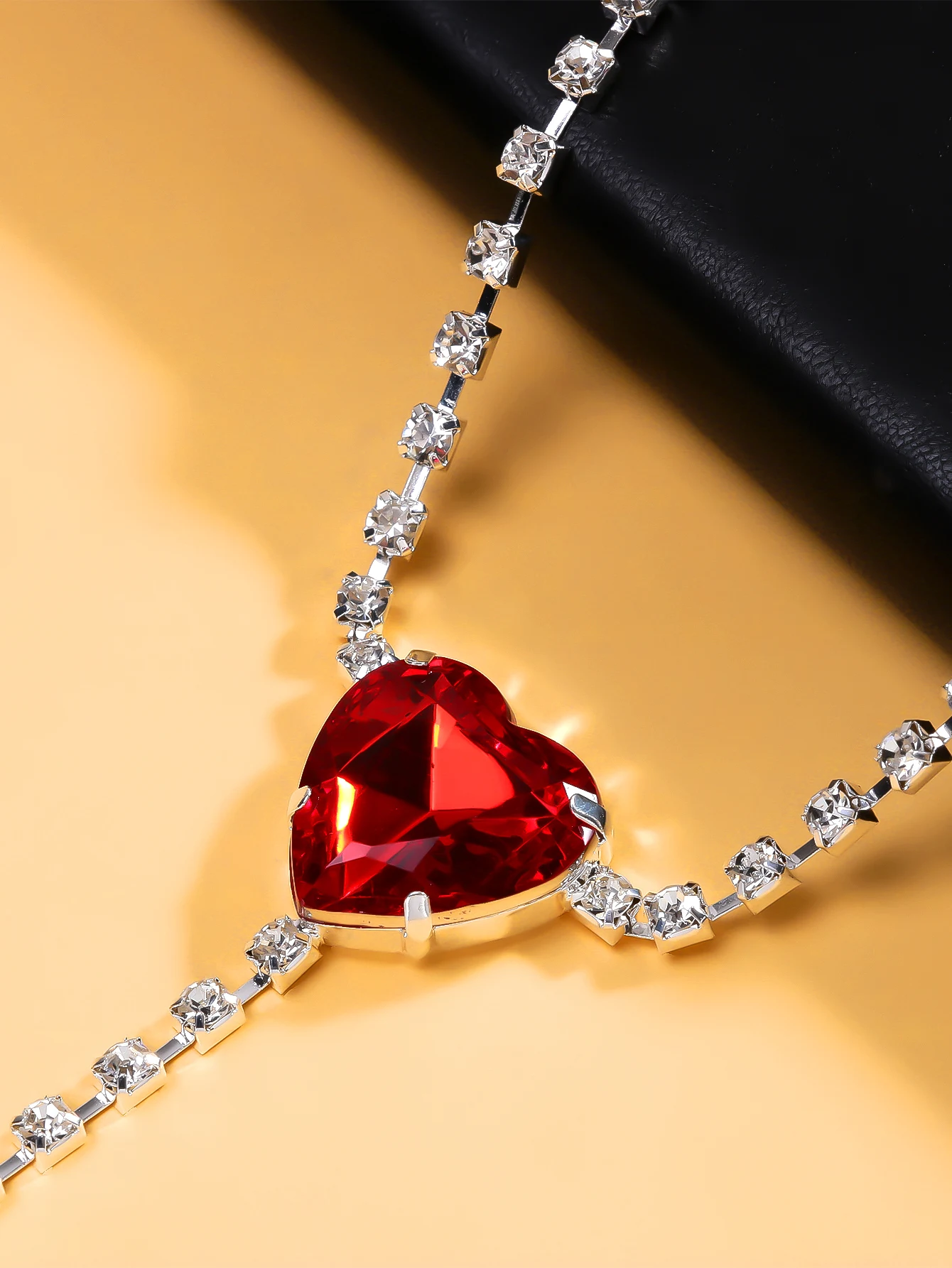 Luxury Heart Rhinestone Waist Chain Jewelry Red For Women Sparkling Fashion Waist Chain New Product