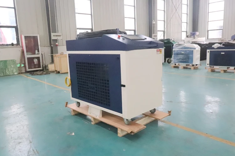 Zdjęcie 5: Maszyna do czyszczenia laserowego o mocy 6000W do usuwania rdzy, farby i oleju, laserowa maszyna do usuwania farby z metalu, laserowa maszyna do czyszczenia.