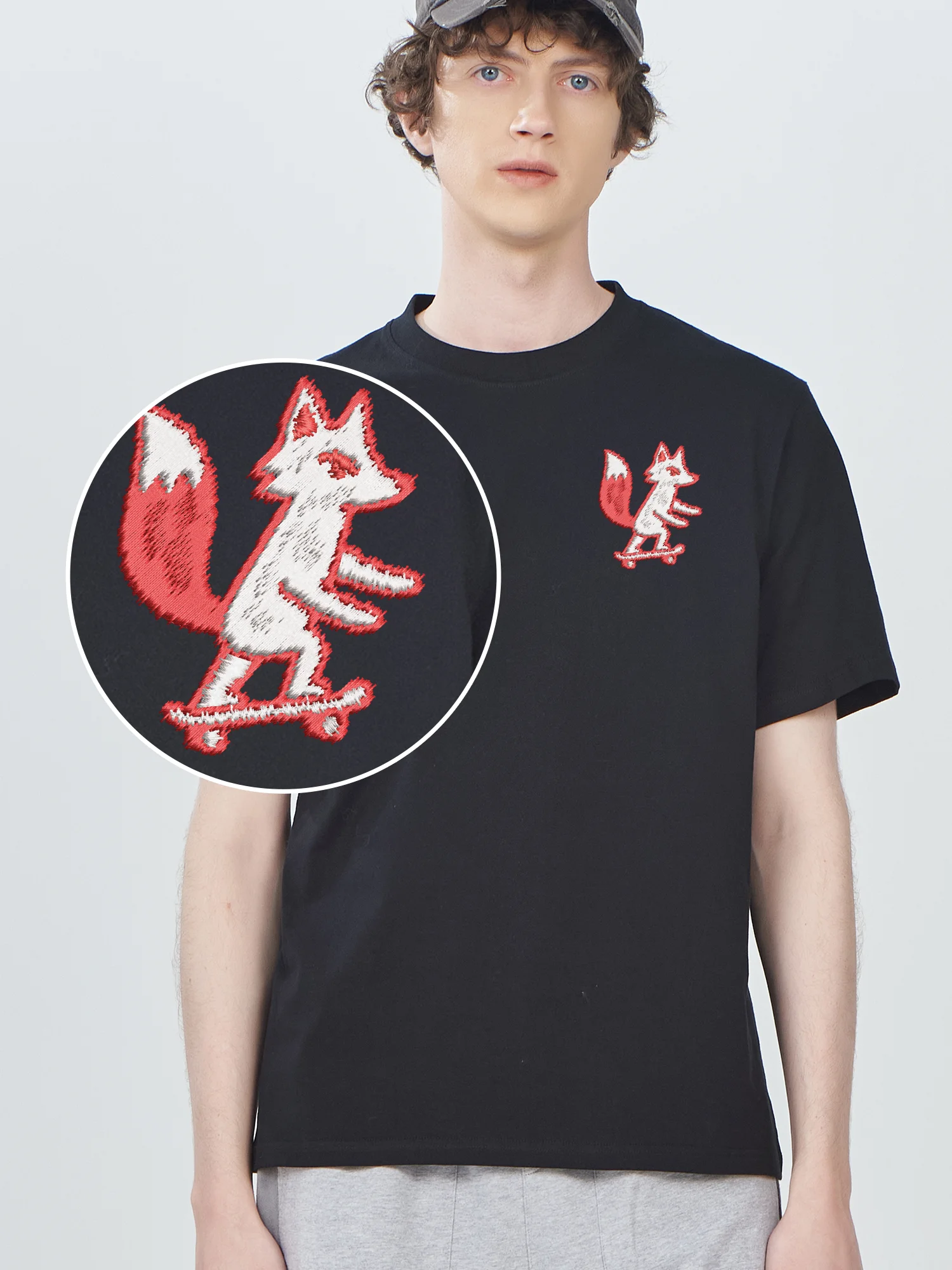 

Fox Playing Skateboard Embroidered T-Shirt Men Women Unisex TShirt Crew Neck Fun Embroidery Trendy Cotton Fashion Casual Wear