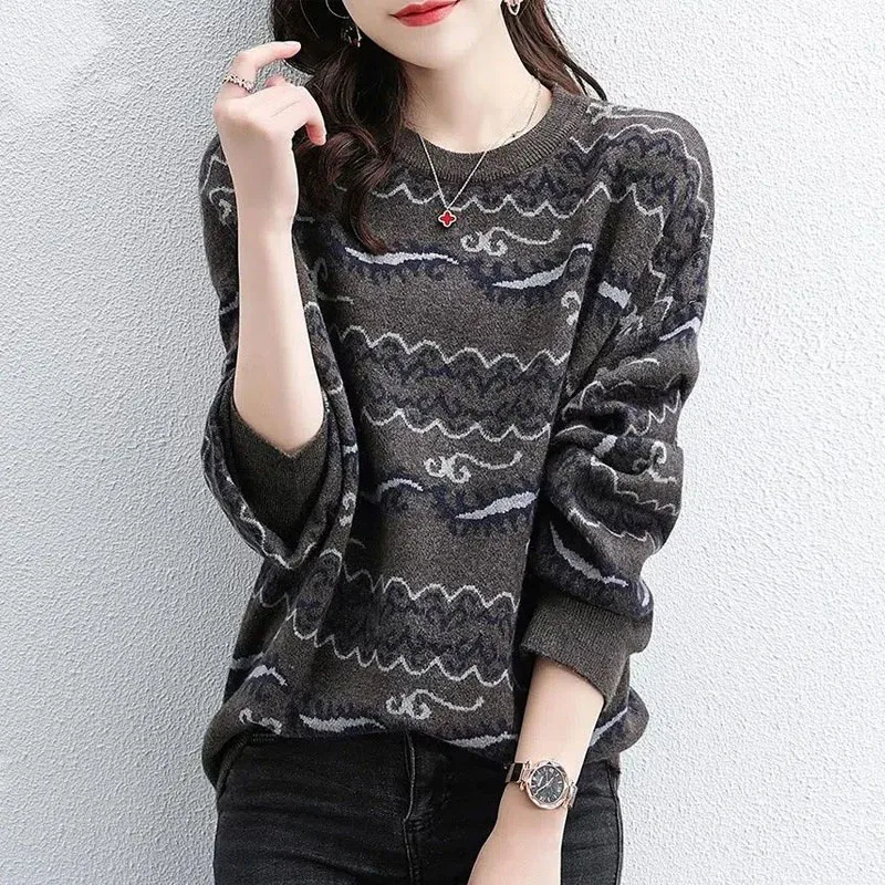 New Autumn and Winter Fashion Versatile Jacquard Slim Round Neck Loose Temperament Reduced Age Casual Knitted Women\'s Sweater