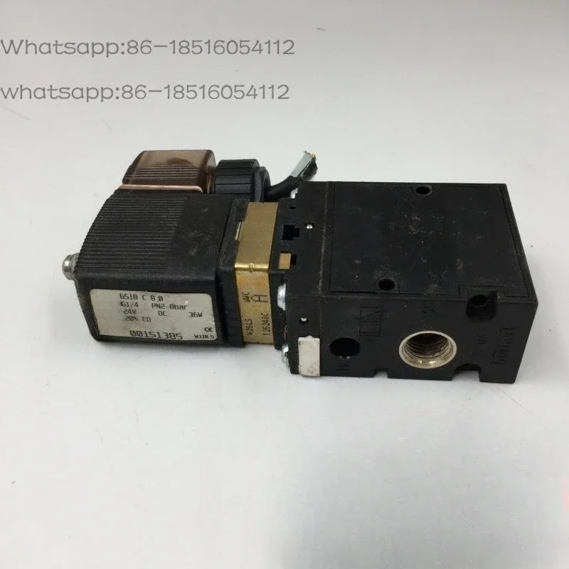 Two-position three-way four-way solenoid valve 6518C8.0 G1/4 00151385 physical picture in stock