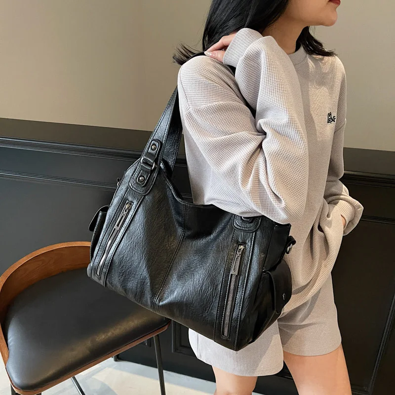 

Tote Bag With Large Capacity, High-end And Luxurious Style, Women's Shoulder Bag, Versatile Crossbody Bag, Women's Underarm Bag