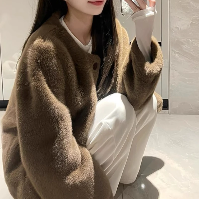 

2025 Winter New Mao Mao Jacket Imitation Mink Short Environmentally Friendly Fur Jacket Women