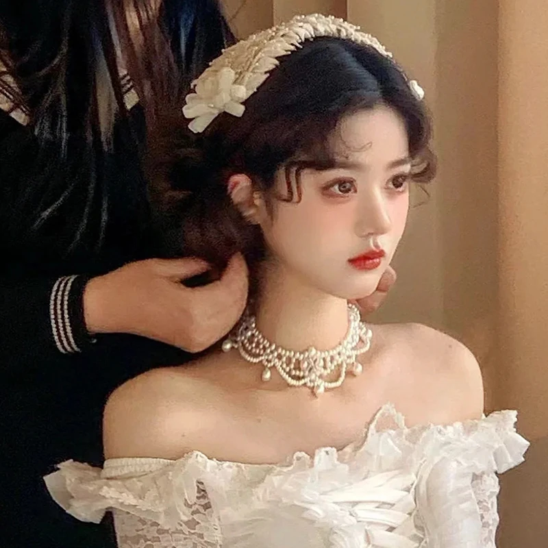 

New French Retro Multi-layer Pearl Necklace Knitted Premium Bridal Collarbone Chain