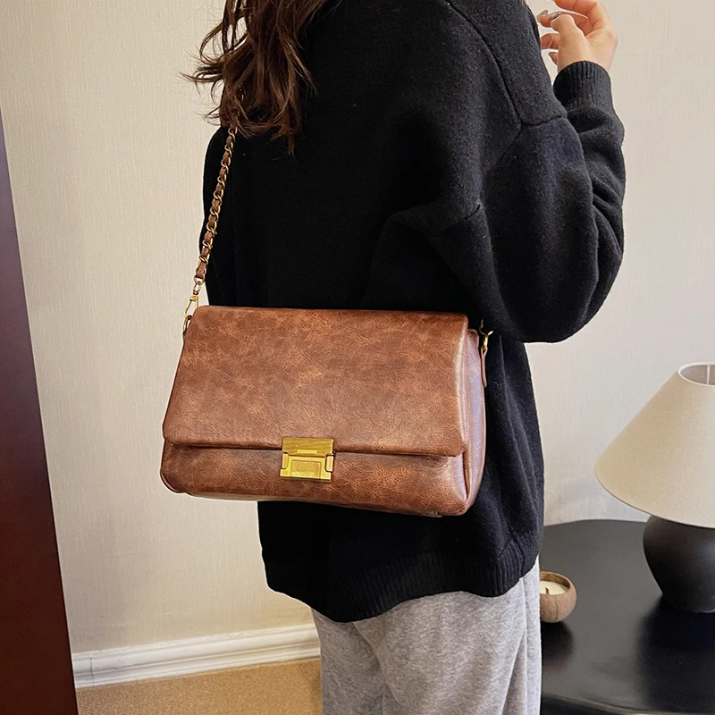 حقيبة كتف كلاسيكية مصممة للأزياء الجلدية الفاخرة للنساء، حقيبة يد كروس أنيقة للمظهر اليومي الأنيق