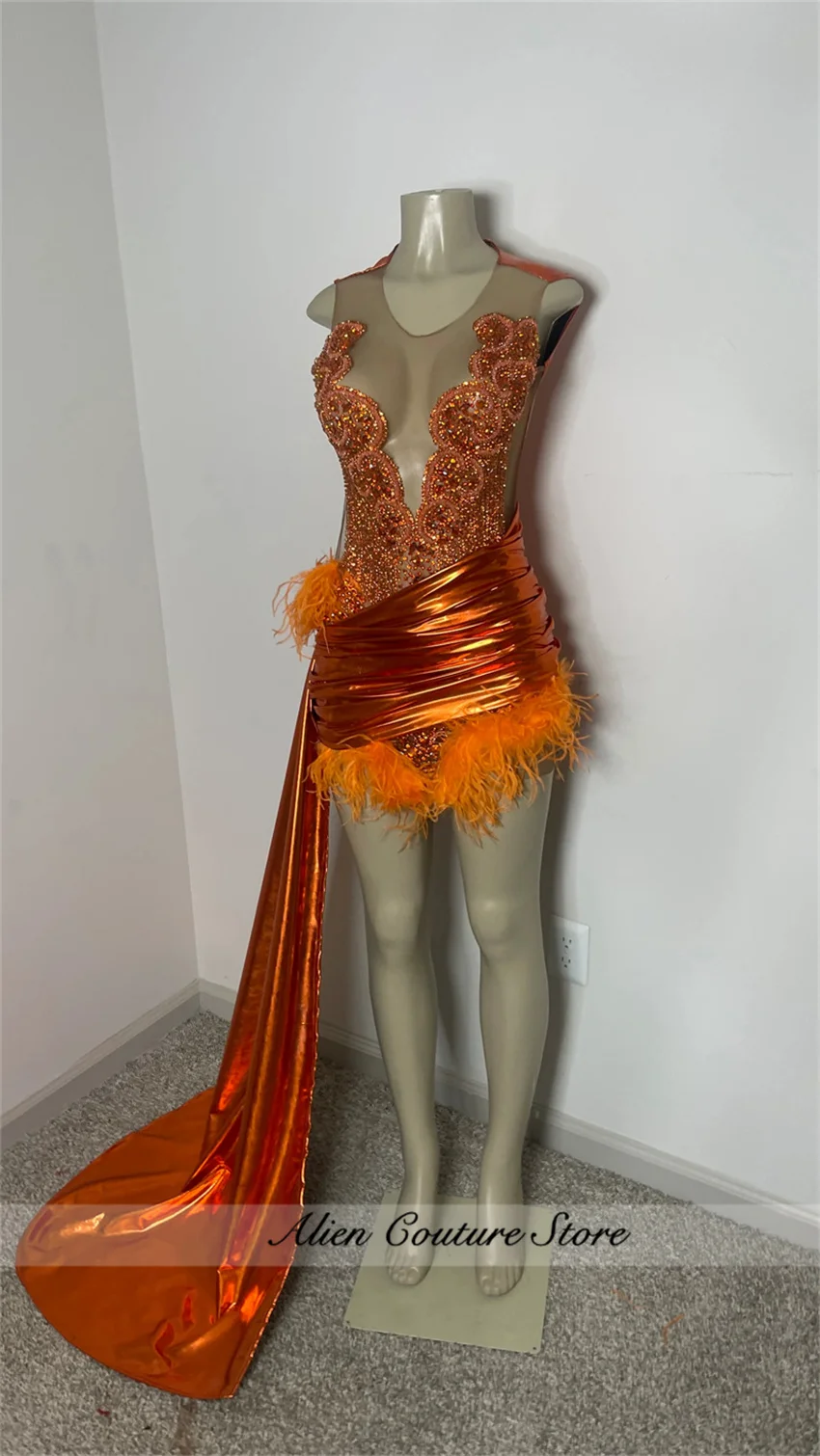 

Luxury Orange Diamond Formal Occasion Cocktail Dresses Sheer Sexy Black Girls Feather Short Prom Dresses 2026 Birthday Customize
