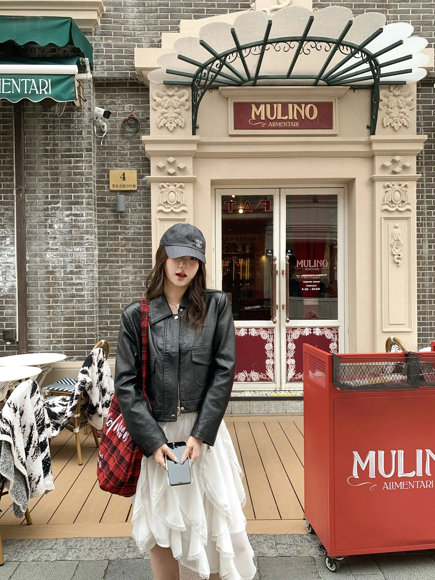 เสื้อแจ็คเก็ตหนัง PU สีดำสำหรับผู้หญิง ทรงหลวม สไตล์มอเตอร์ไซค์ เสื้อคลุมฤดูใบไม้ผลิ แฟชั่นลำลอง แขนสั้น ปิดด้วยซิป