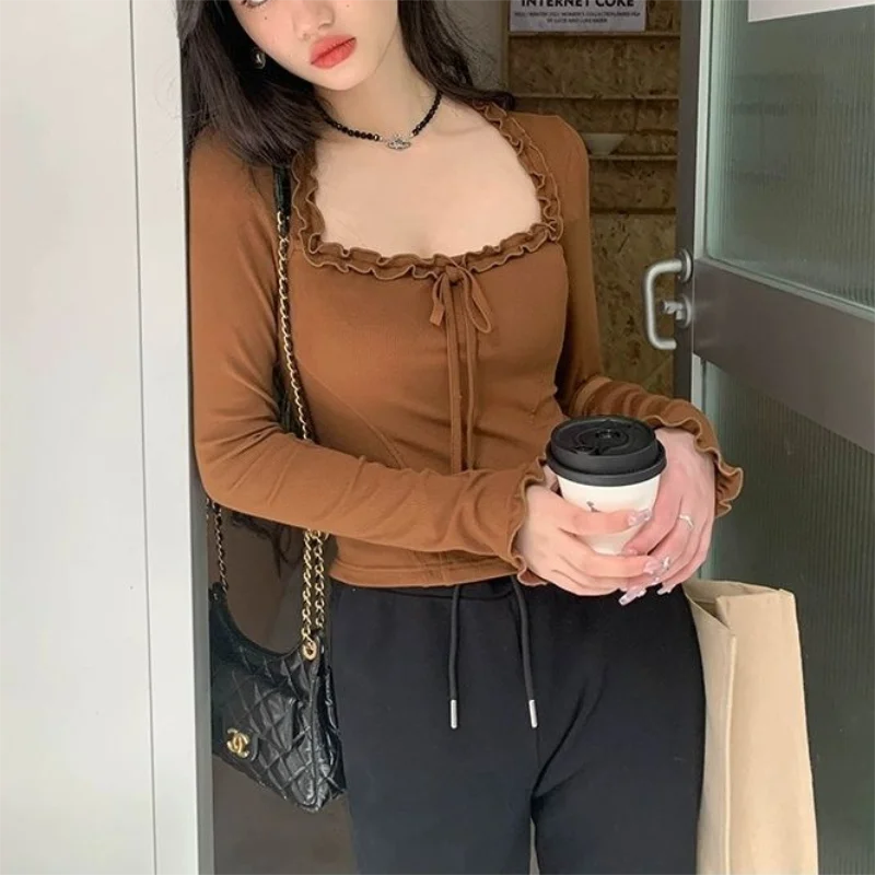 ساحة الرقبة مطوي مثير قمم عارضة الخريف ضئيلة طويلة الأكمام تي شيرت للنساء Ins الأزياء المحاصيل الأعلى