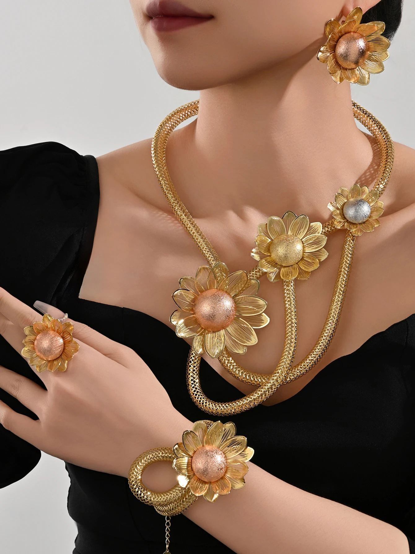

5pcs/set Luxurious 18k Gold-plated Bridal Set with Retro Brass Necklaces, Earrings and Rings for Wedding and Engagement Parties