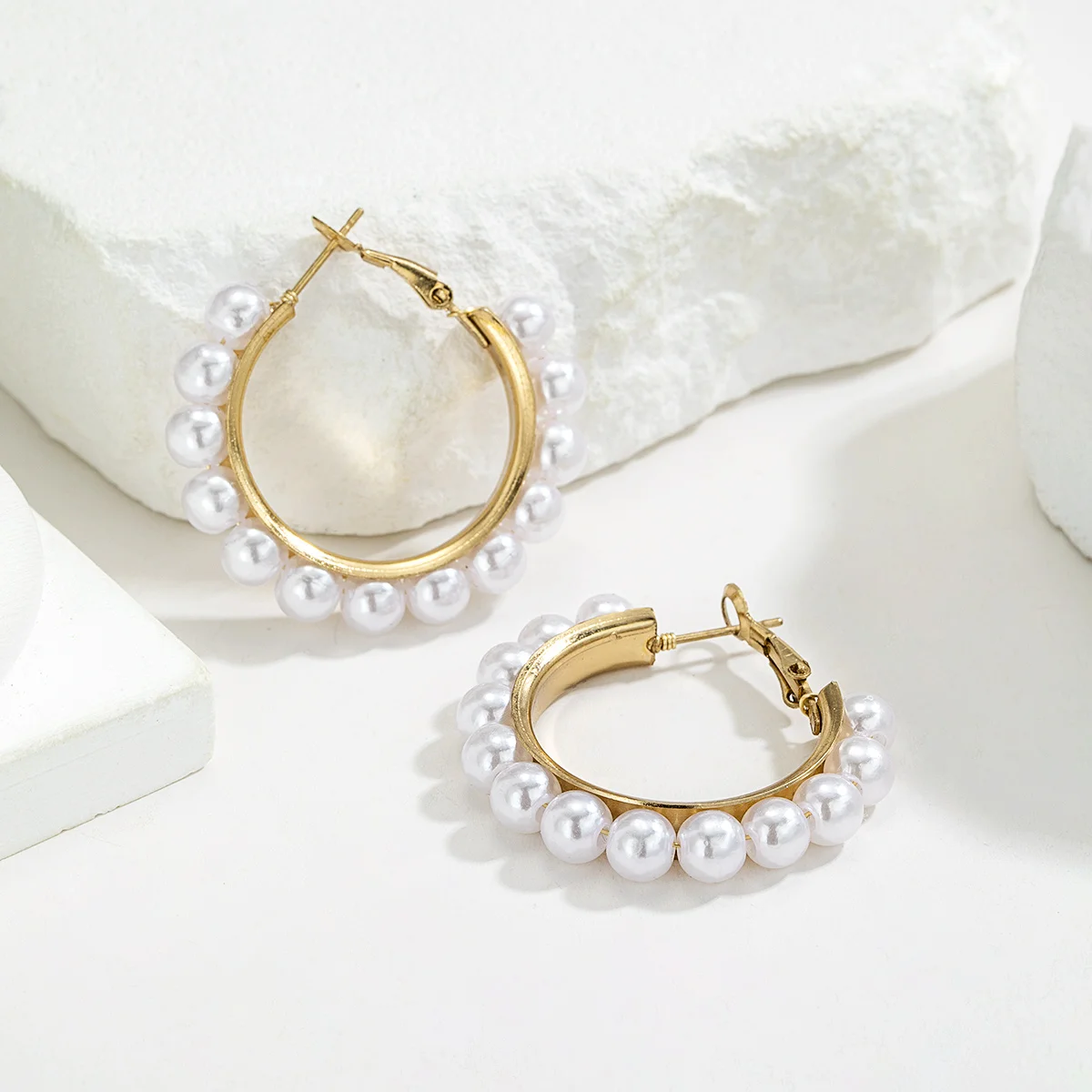 Fashionable Imitation Pearl Circle Earrings Anti Allergic Earrings Women Perforated Temperament Trendy Novel Accessories Jewelry