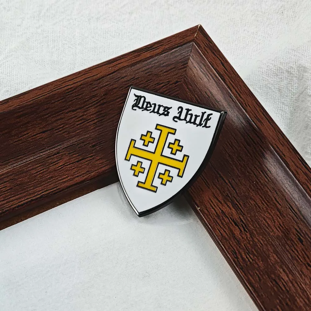 Crusader Kings Deus Vult Shield Brooch Jerusalem Cross Metal Badge Medieval Knight Video Enamel Pin Game Fans Decoration Gift