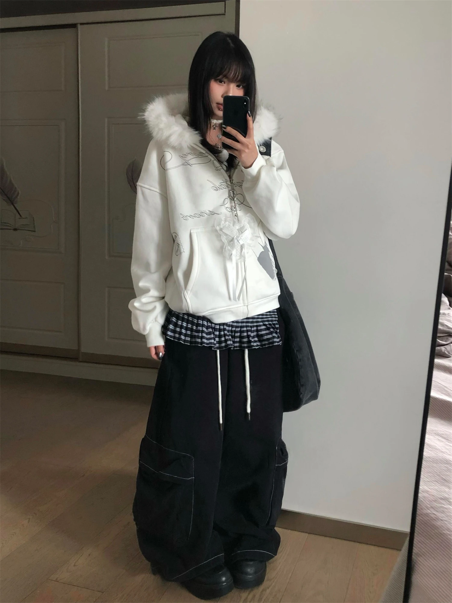 

Women's Y2K Faux Fur Hooded Zip-Up Hoodie Graphic Print Oversized Sweatshirt Harajuku Grunge Streetwear Casual Top