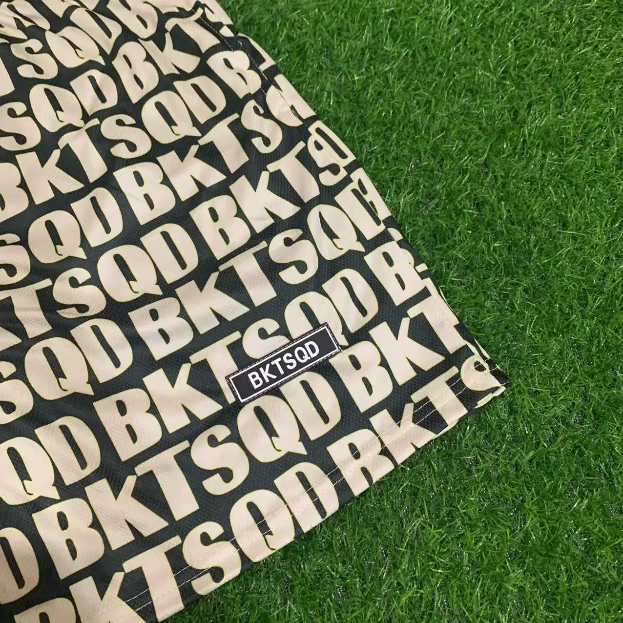 Novo verão calções de basquete masculino moda praia esportes shorts nova malha na moda de secagem rápida calças de comprimento de quarto