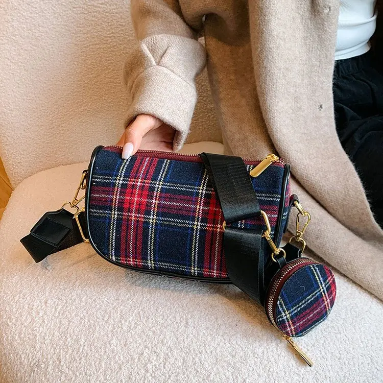 

2025 Trendy! Women's Checkered Underarm Bag - Retro - Chic, Light Luxury, All - Match Handbag/Shoulder/Crossbody