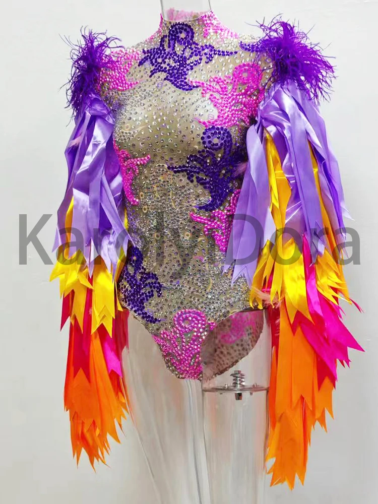 Body de diamantes de imitación con manga de plumas coloridas para mujer, traje de fiesta de club nocturno, traje de baile de rendimiento, envío directo