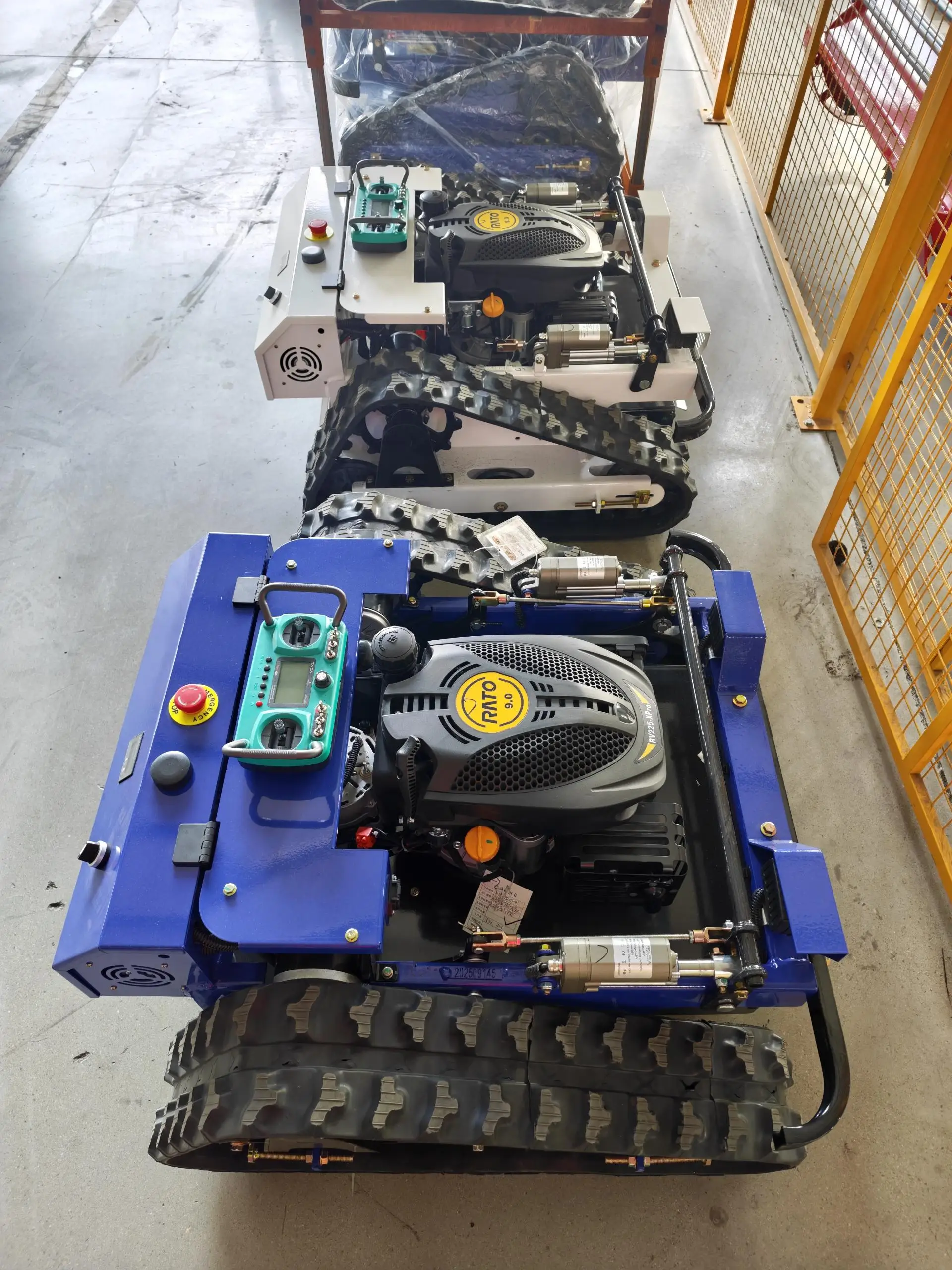 High quality professional lawn mower with zero rotation weeding and remote lawn mower for sale