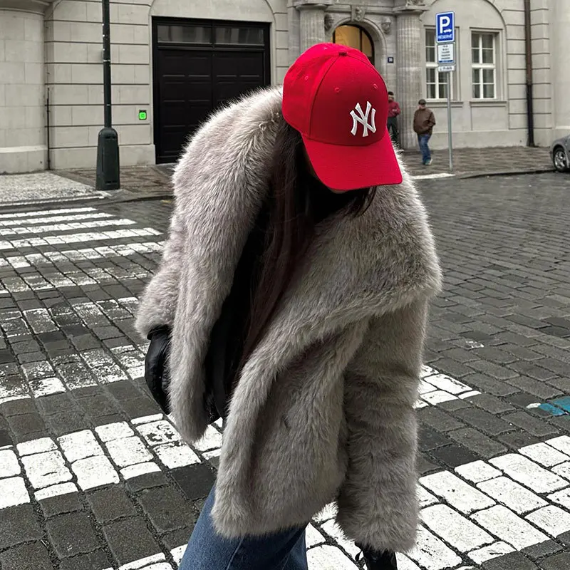 

Woman Autumn Winter Faux Fur Coat Plush Fluffy Women's Jacket New in Outerwears Wool Blends Coats