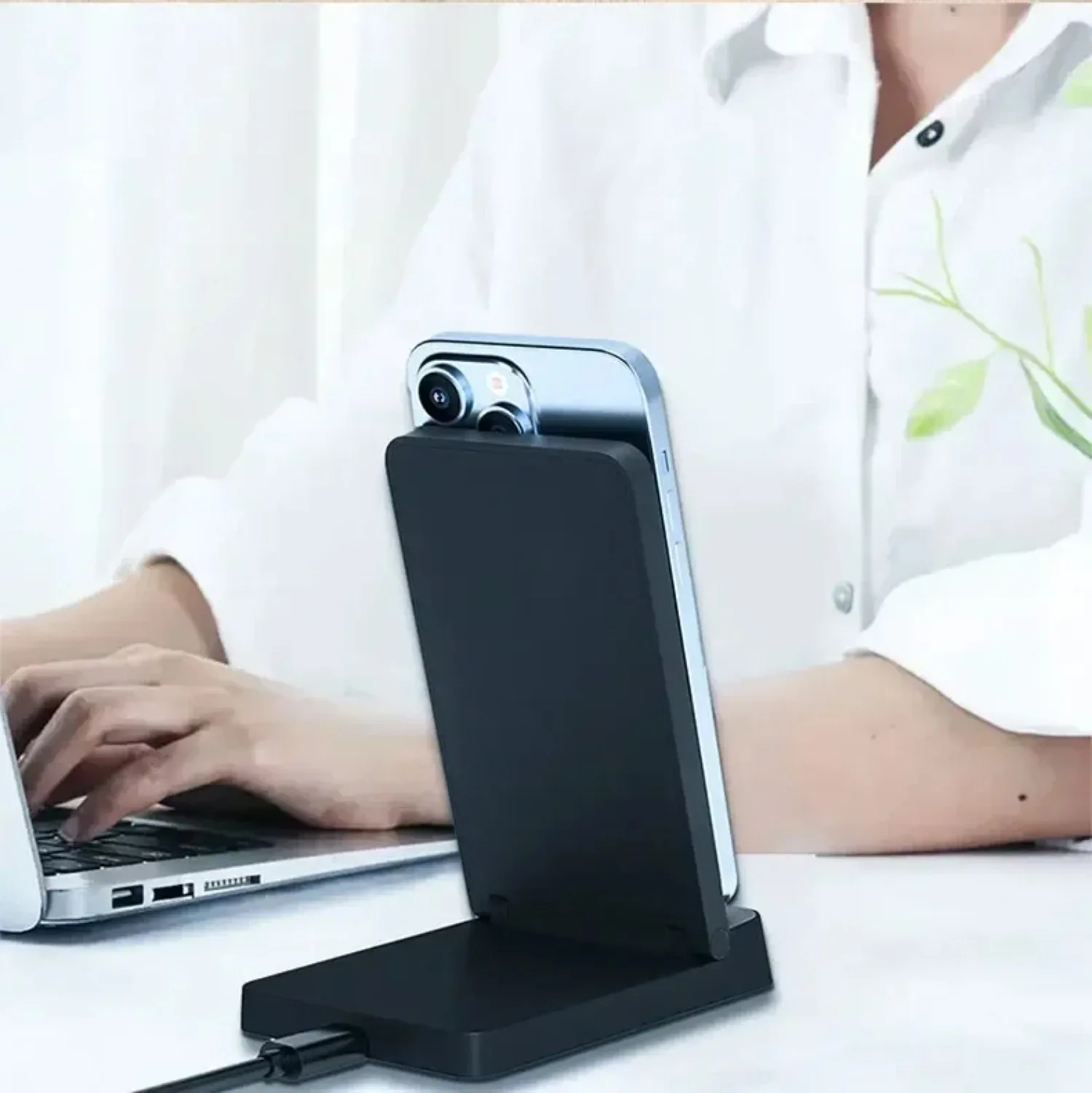 Foldable Magnetic Wireless Charging Stand Auto Adsorption Anti-slip for Desktop Office Home Travel for iPhone17 16 15 14 Charger