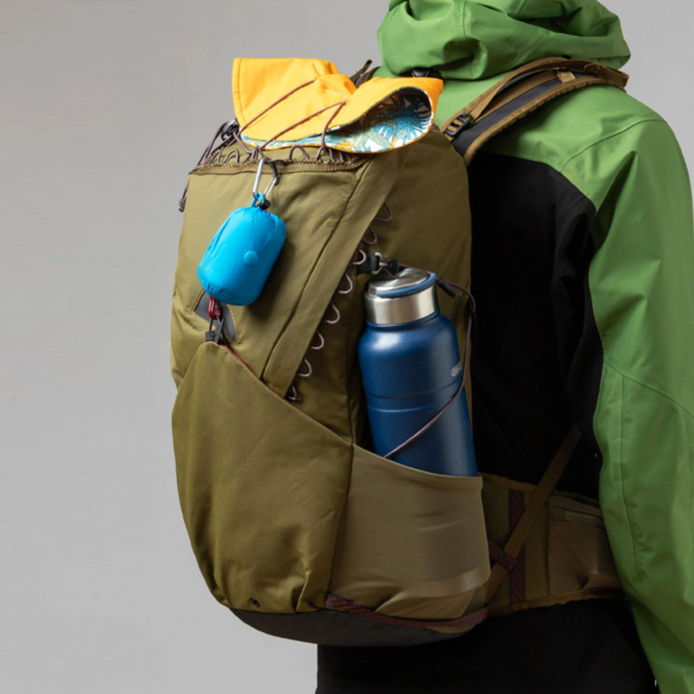 26L Waterproof Outdoor Hiking Travel Camping Backpack Mountaineering  Trekking Backpack