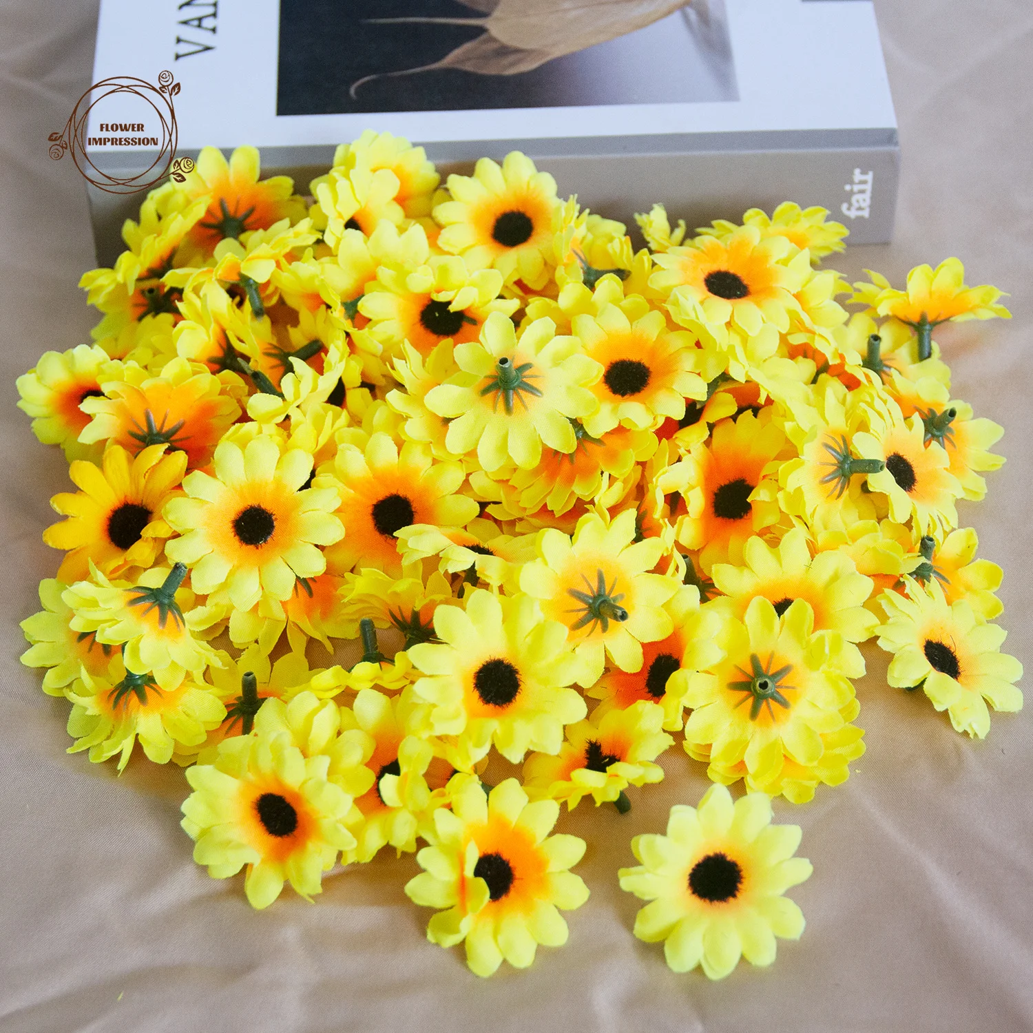 

100PCS/Pack Silk Chrysanthemum Heads Outdoor Artificial Rattan Material DIY Wedding & Christmas Decorations Sunflower Daisy