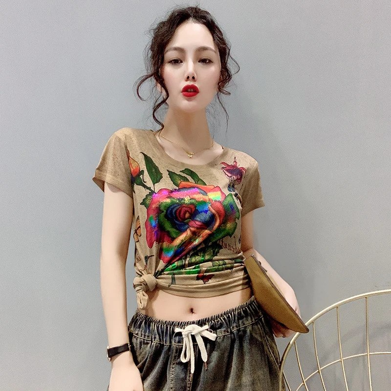 Faionable Slim Fit ort Sve T-shirt da donna con stampa dorata Street Sle round Ne Casual Top per l'estate 2024 Trendy Ladies...