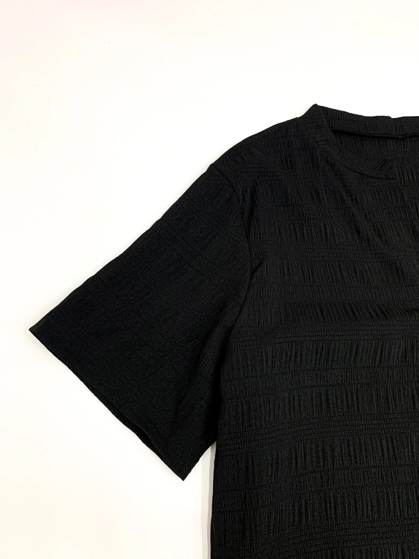 تي شيرت نسائي مقاس كبير برقبة على شكل حرف V مزخرف بأكمام قصيرة، بلوفر بلون سادة، بلوزة كاجوال مريحة