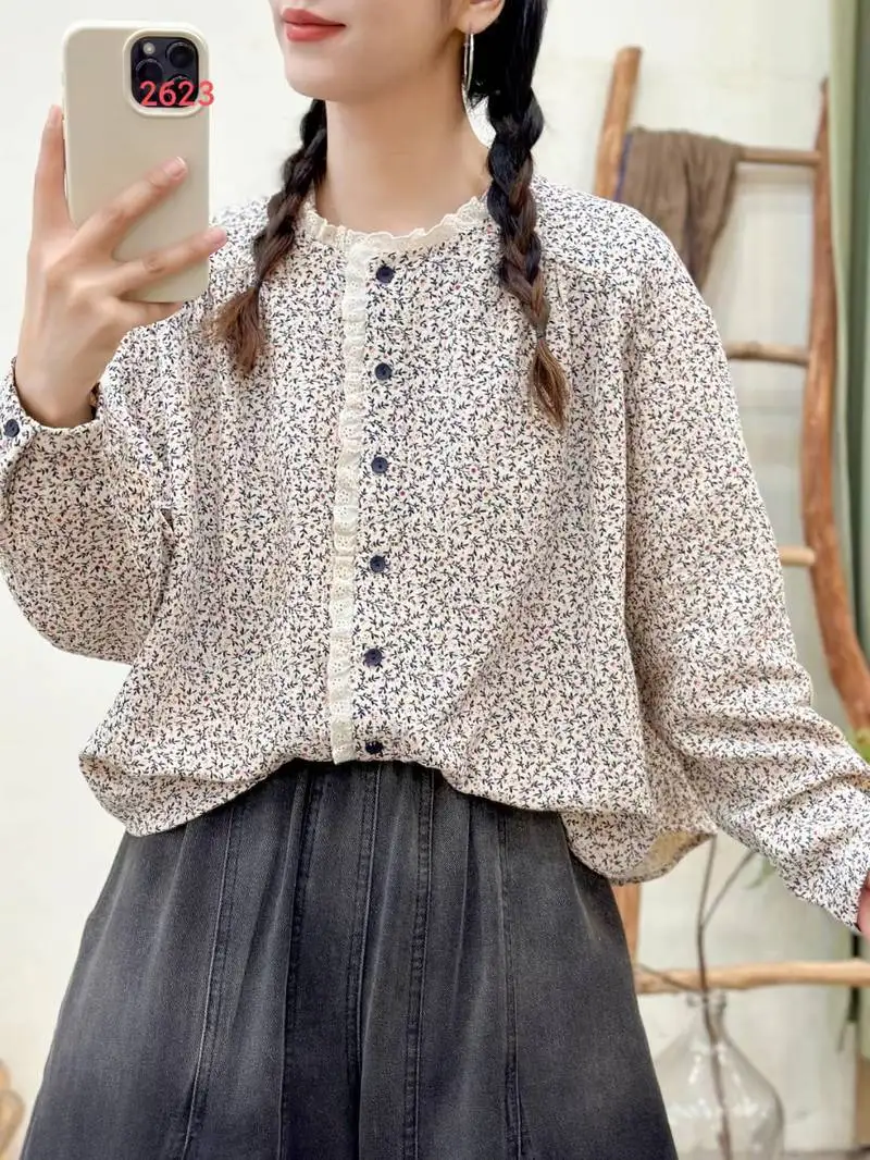 

[Ready Stock] High Quality Women 100% Cotton Yarn Blouse Shirt Autumn Sweet Small Floral Lace Splicing Women Long Sleeve Shirt