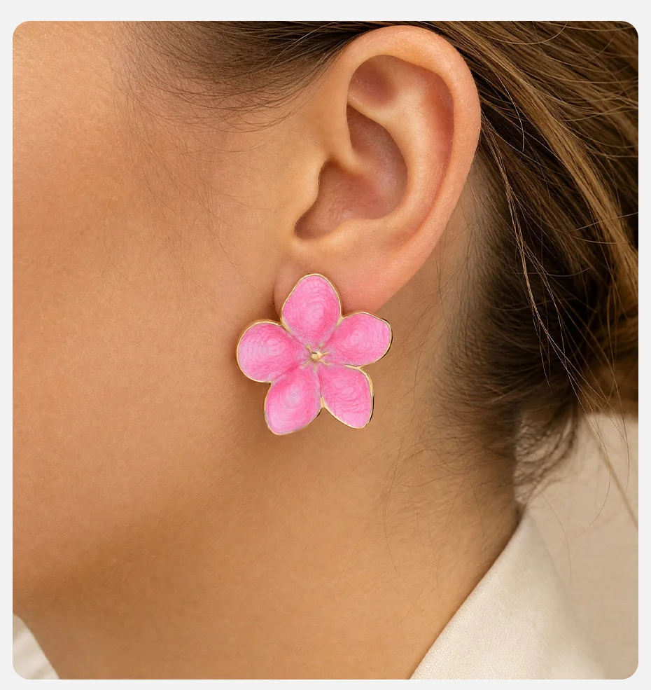 Vnox Süße, niedliche Ohrringe mit rosa Blumenmotiv, vergoldet, aus Edelstahl und Harz, geometrische Ohrstecker, Alltagsschmuck für Damen – Detail 2