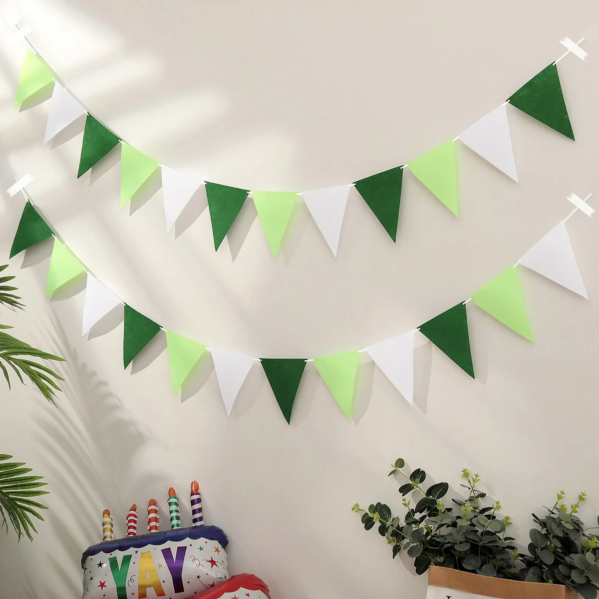 2pcs Fresh green pennant Christmas banner bunting decoration party flowers.