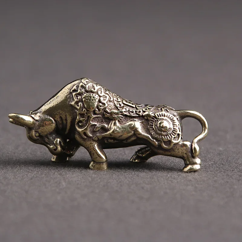 Brass Bullfight Statue Tabletop Ornaments Chinese Zodiac Fortune Ox Bullish Figurines Miniatures Creative Lucky Keychain Pendant