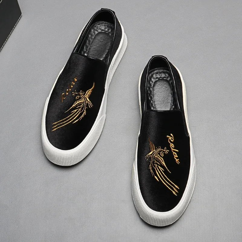 Hot Sale Casual Anti Slip Footwear for Youth Top Quality Wearable Men Loafers Shoe Comfortable Embroidery Lazy Shoe Size 38-44