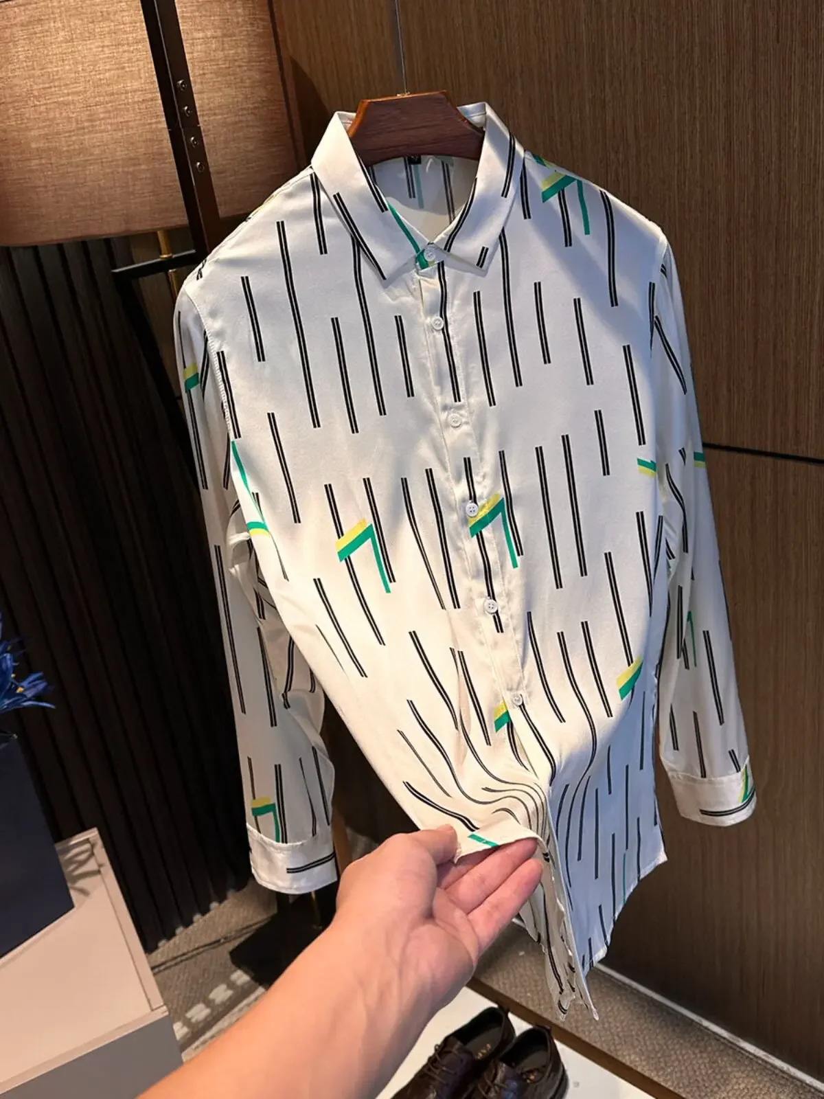 Noble temperament shows! 26 high-end mulberry silk autumn new men's striped contrasting silk long-sleeved flower shirt